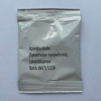 Appelglasvlinder (Synanthedon myopaeformis) 2st.